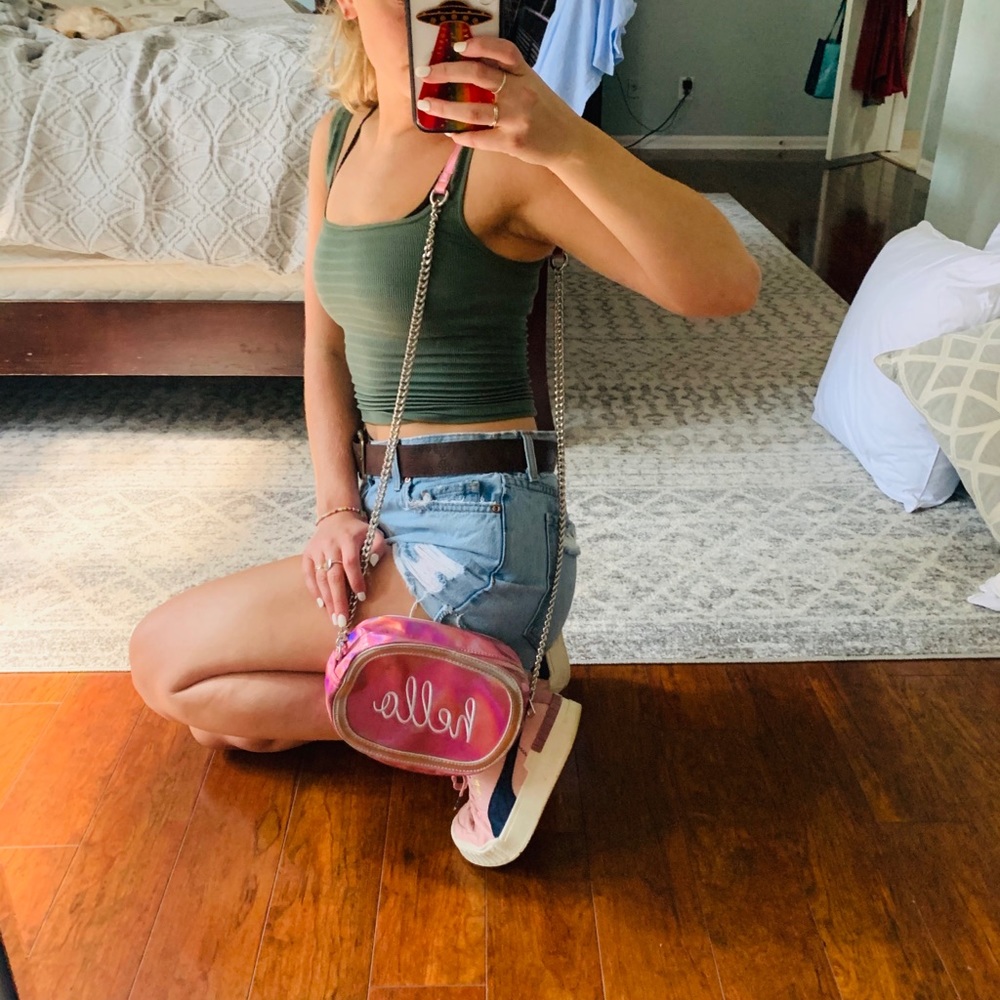 Pink ‘hello’ purse